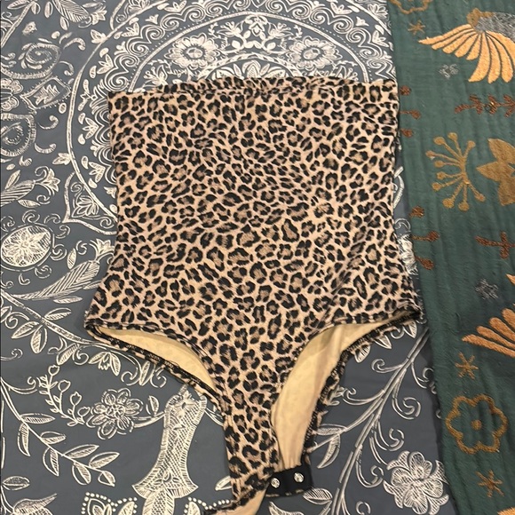 Gaze Leopard Print strapless Bodysuit - Picture 3 of 4